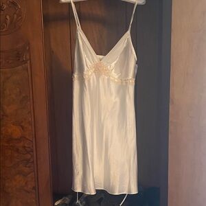 George White Satin Slio Lace Trim